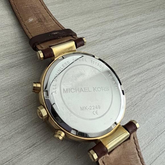 Michael Kors Women’s Watch - Picture 2 of 4